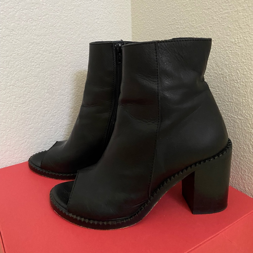 Aldo Black Leather Peep Toe Booties 7.5